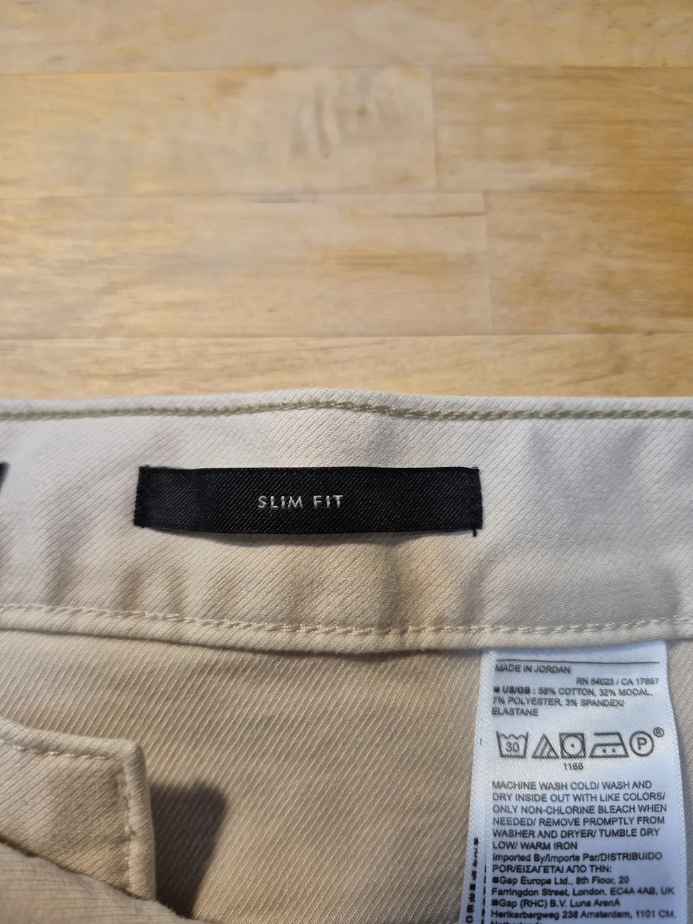 Banana Republic clean off